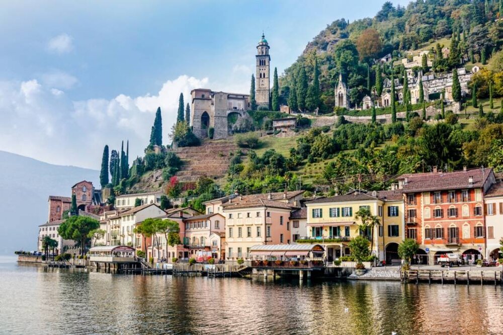 The-lakeside-promenade-of-the-most-beautiful-village-in-Switzerland-Morcote-56877.thumb.jpg.49791b5627dd3131fcf797eae76ecb50.jpg